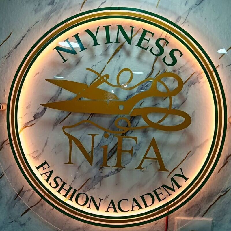 FASHION EXHIBITION SHOW WITH NIYINESS