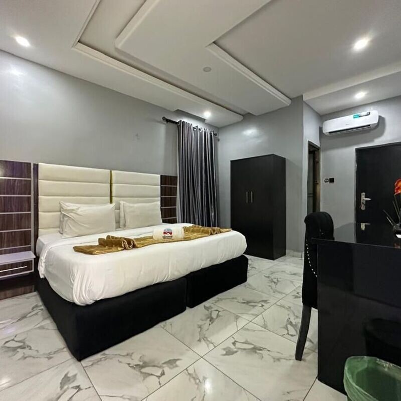 Mountaintop Suites and Apartments