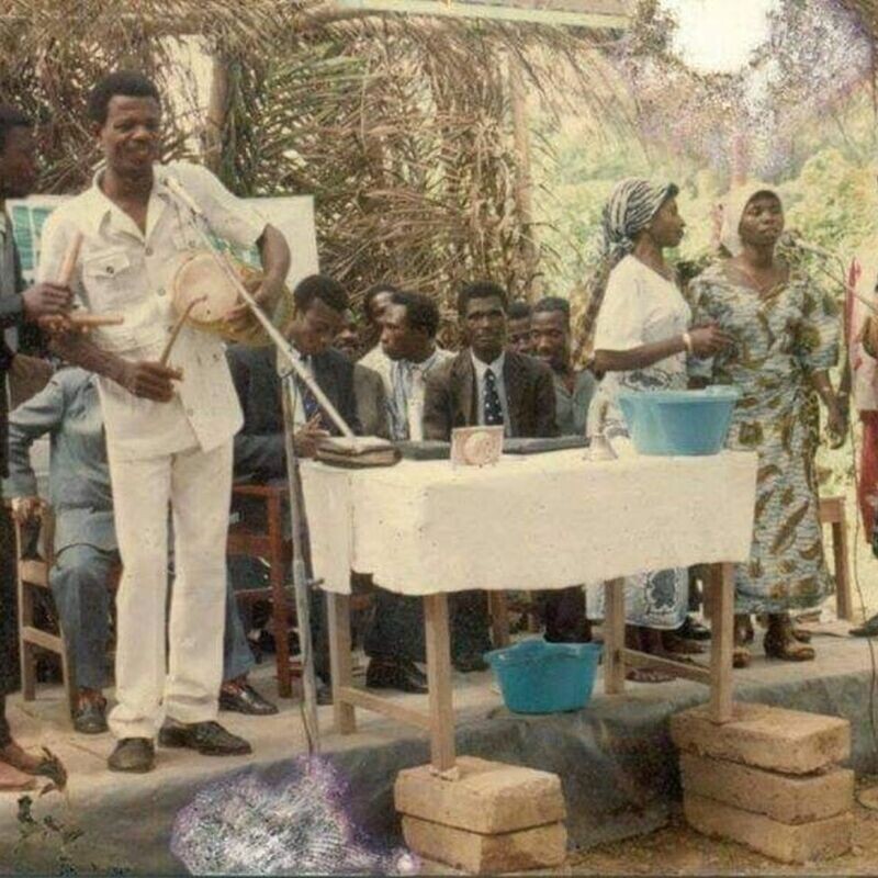 SHACACH (JESUS IS ALIVE)