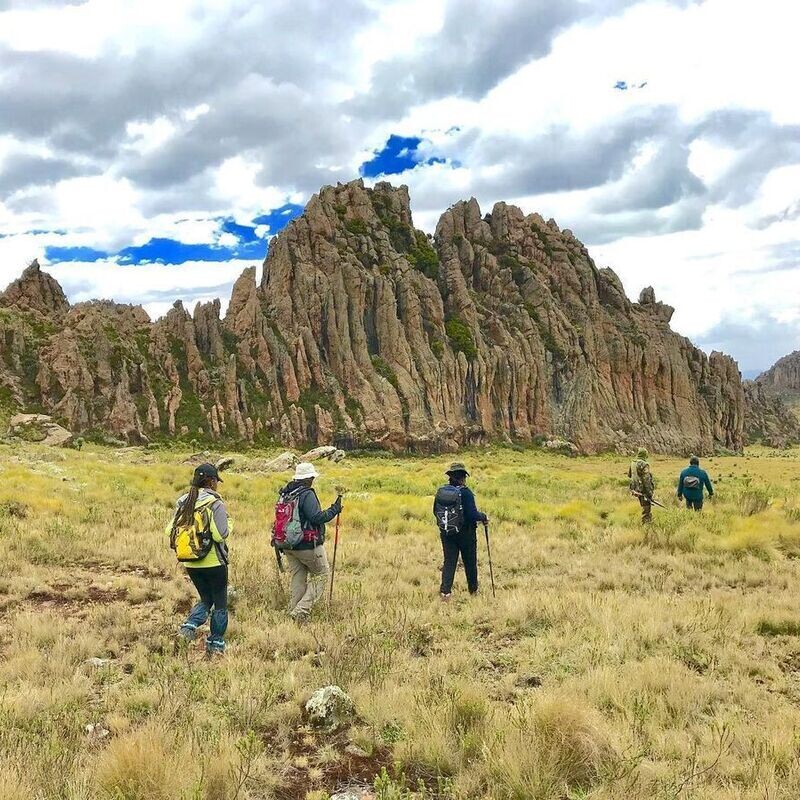 Hikemaniak Le Satima Dragons Teeth Hike