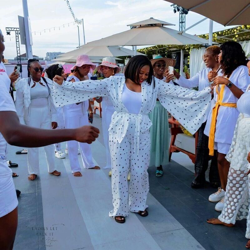 Ladies Let's Hangout & Takit