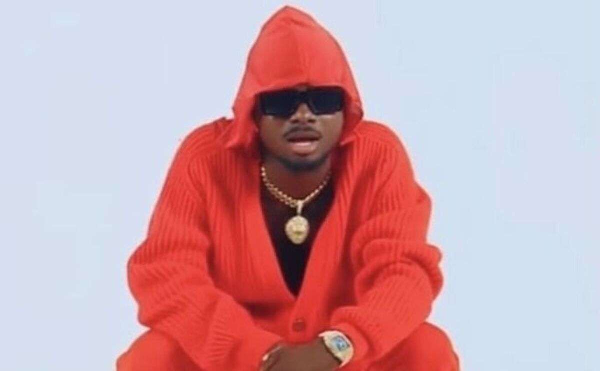 Kuami Eugene Honors Omar B with Donation