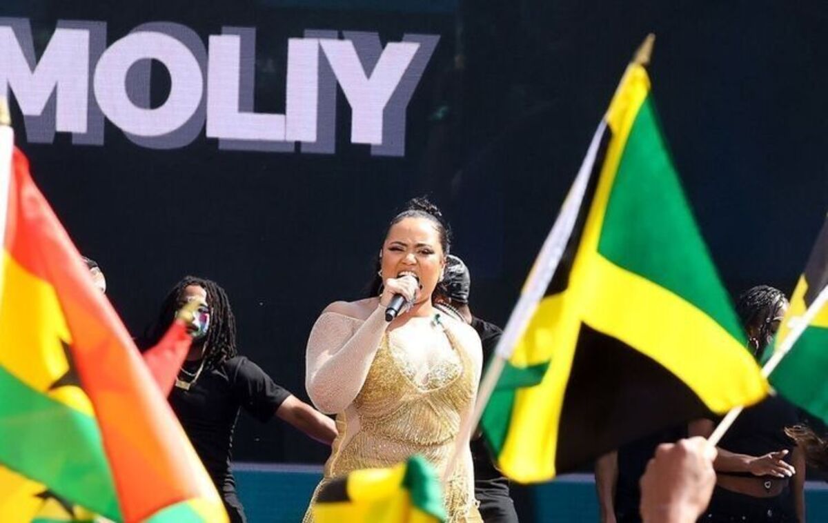 Moliy Makes BET Awards History