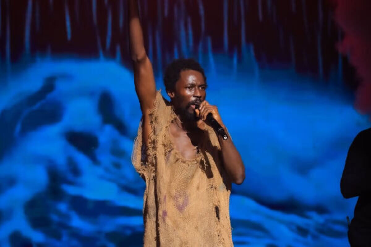 Ebo Noah Shocks Crowd at Rapperholic 2025