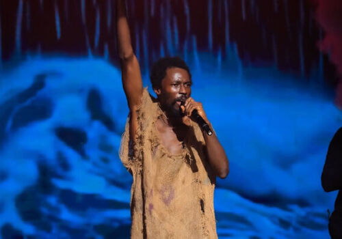 Ebo Noah Shocks Crowd at Rapperholic 2025